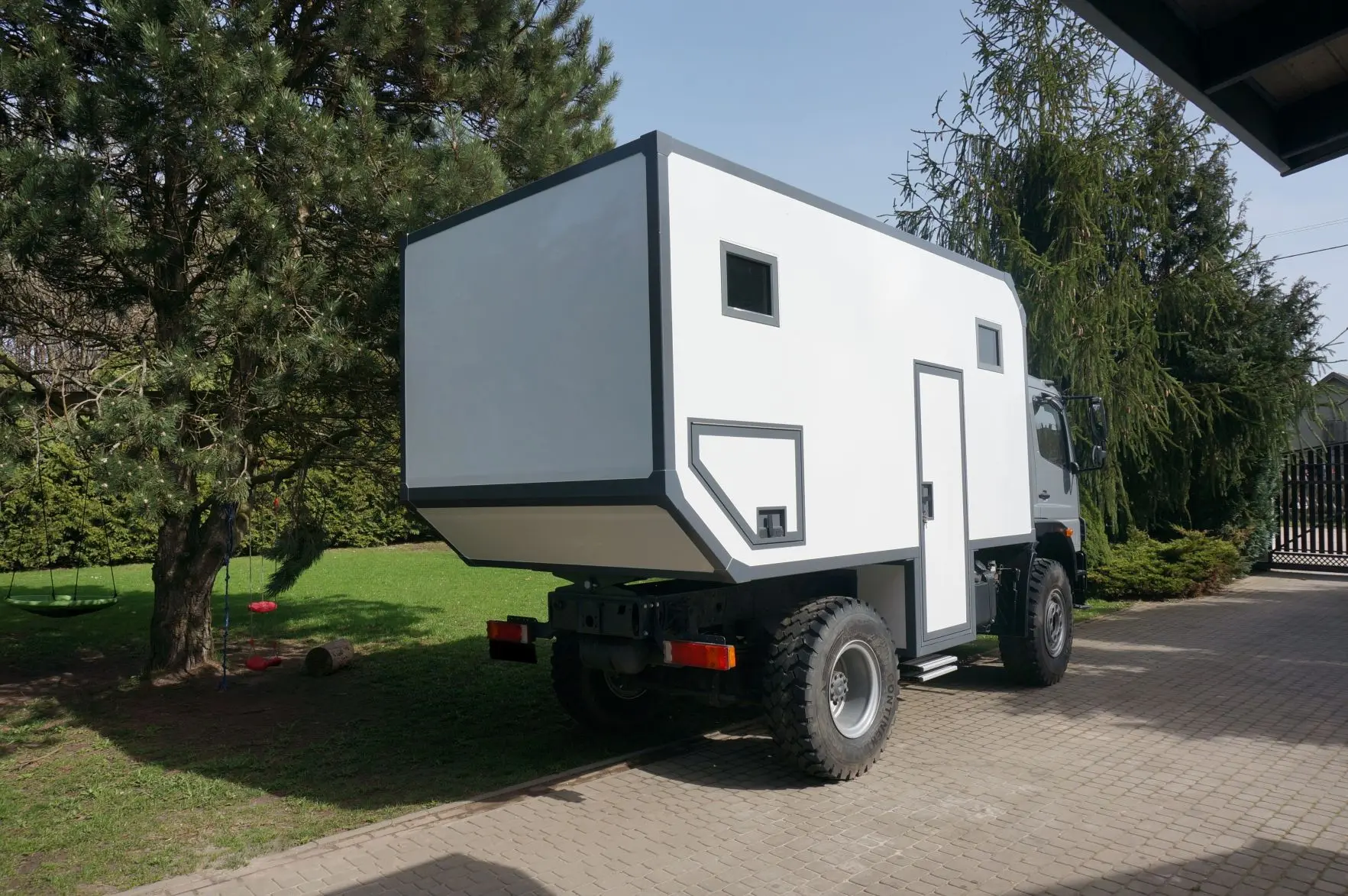 Kamper Wyprawowy Mercedes Atego - 1