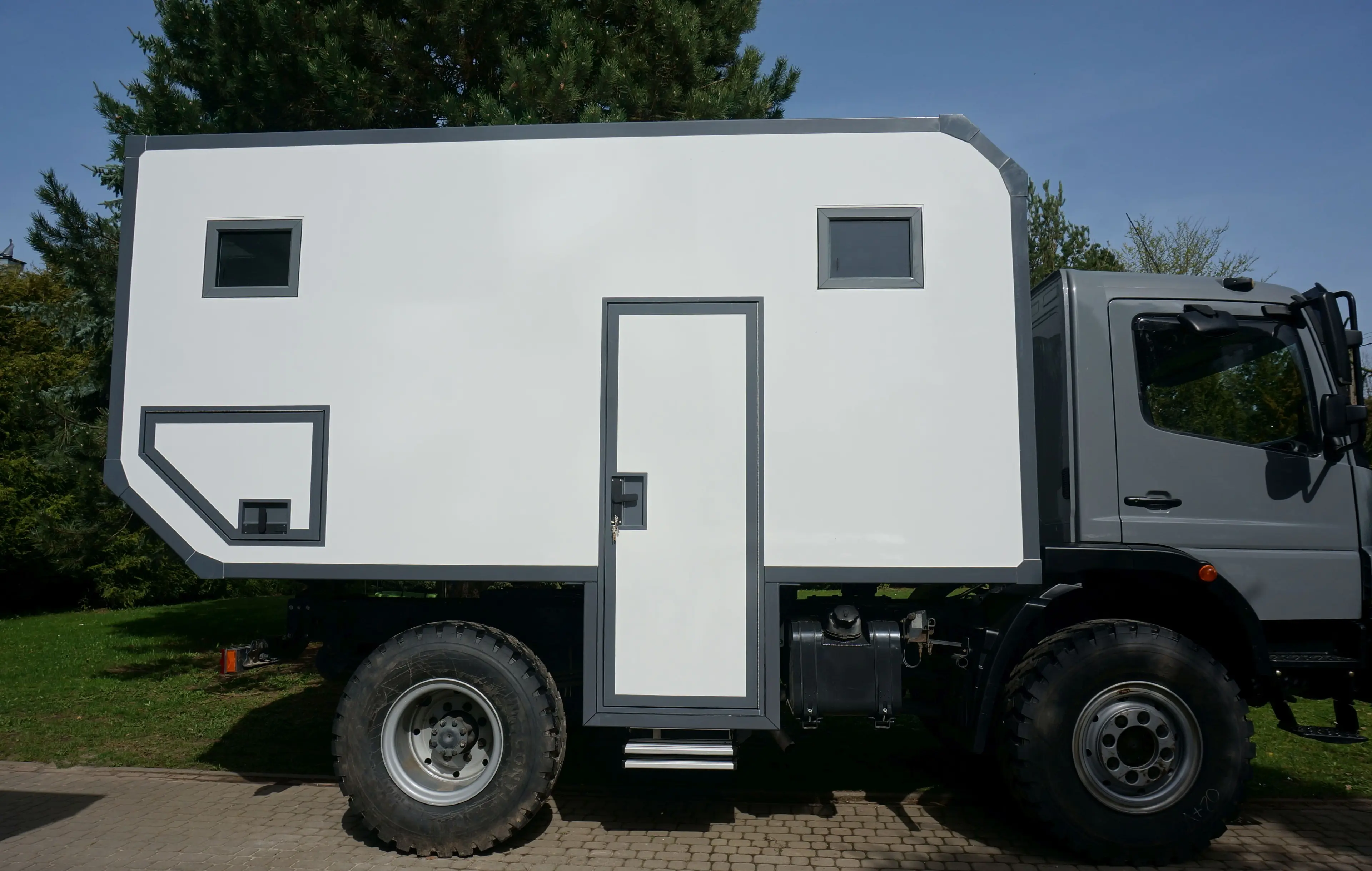 Kamper Wyprawowy Mercedes Atego