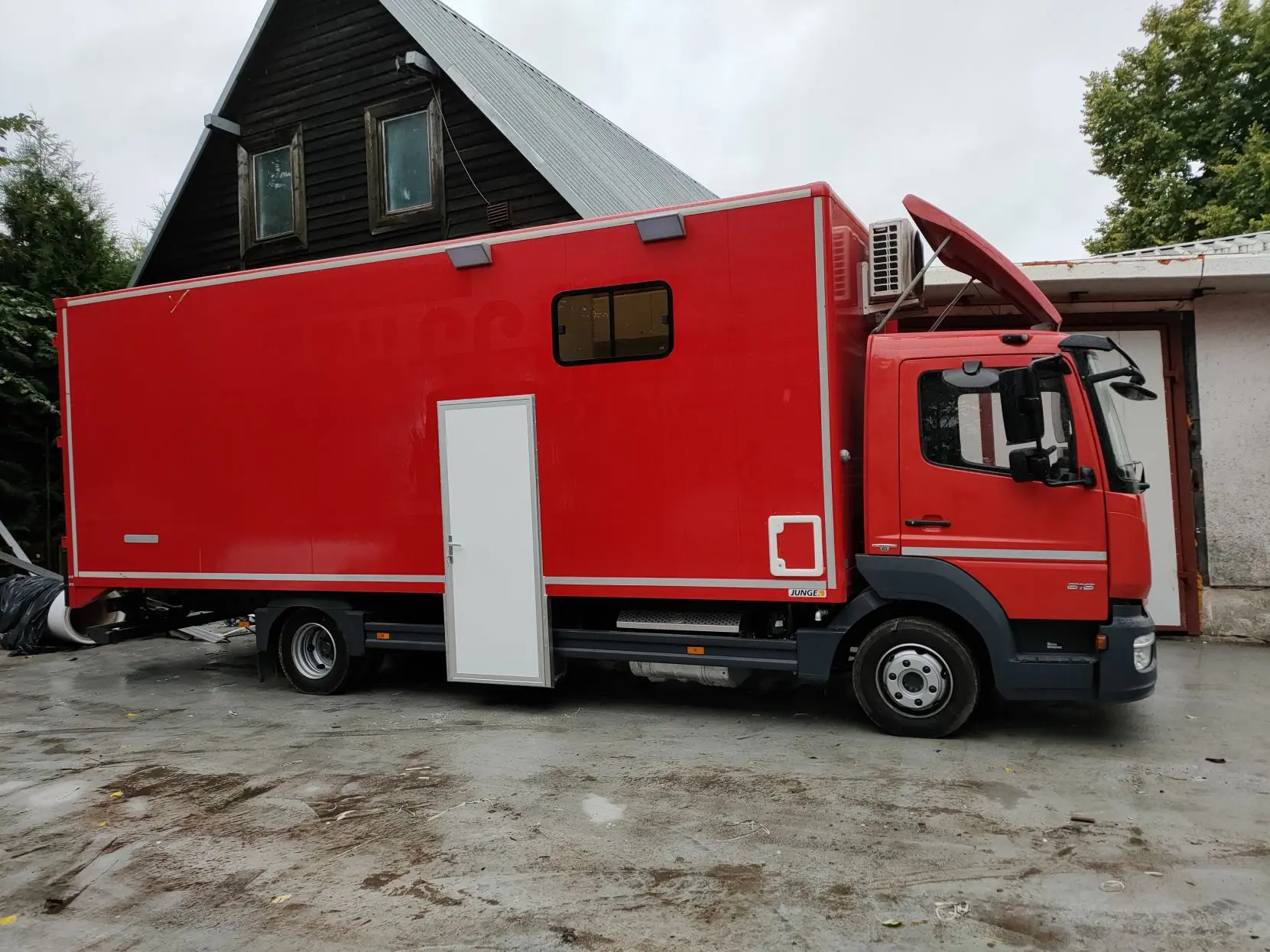 Installation of lowered doors 2