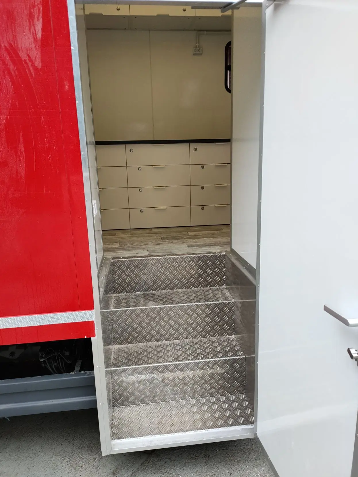 Installation of lowered doors 4